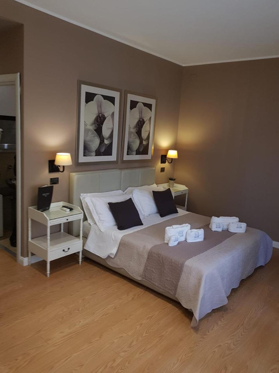 Maxim Bed & Breakfast ปาแลร์โม ภายนอก รูปภาพ